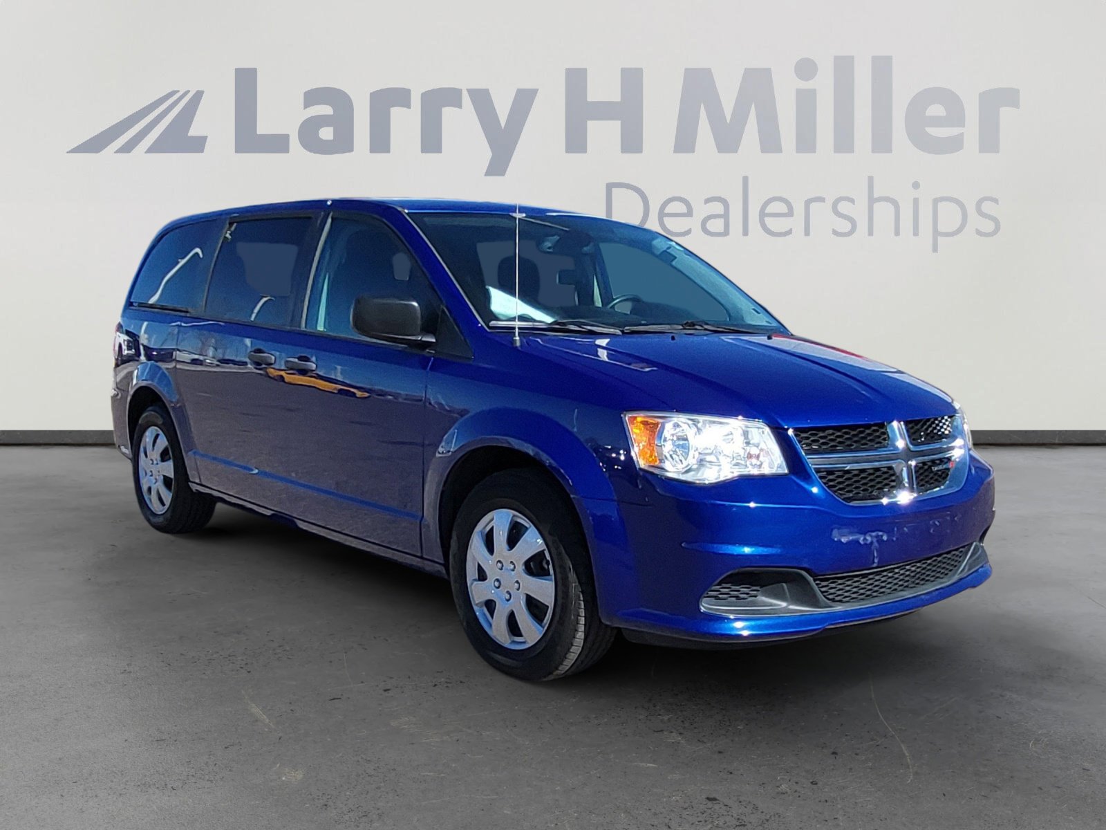 Used 2019 Dodge Grand Caravan SE w/ UConnect Hands-Free Group image 7