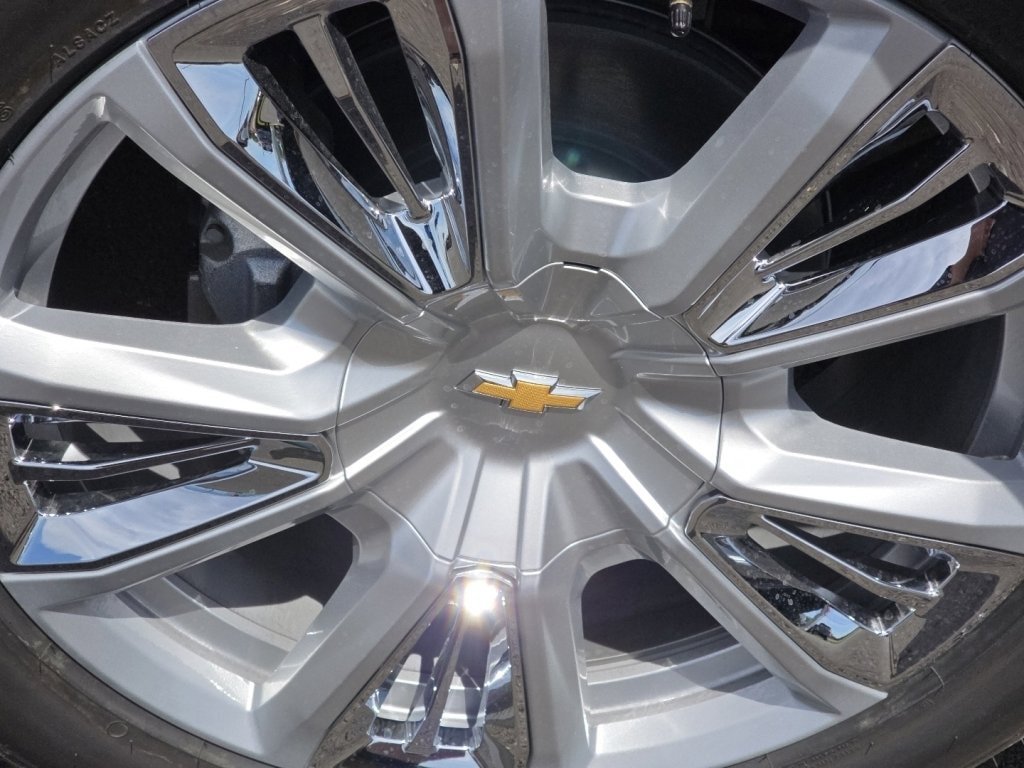 New 2026 Chevrolet Silverado 1500 High Country AWD/4WD image 9
