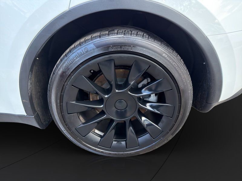 Used 2023 Tesla Model Y Long Range AWD/4WD image 22