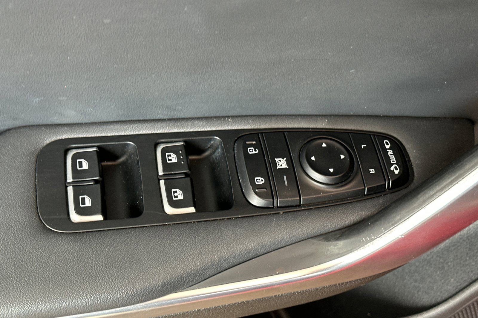 Certified 2019 Kia Stinger GT1 image 12