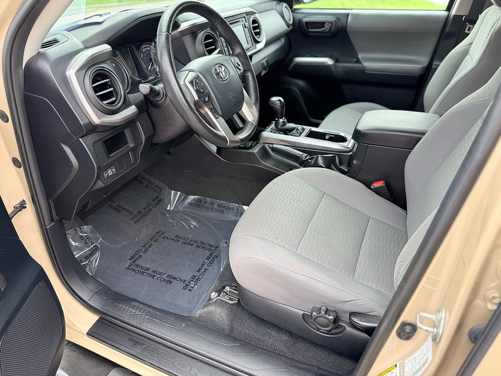 Used 2016 Toyota Tacoma SR5 w/ SR5 Appearance Package (SN) AWD/4WD image 22