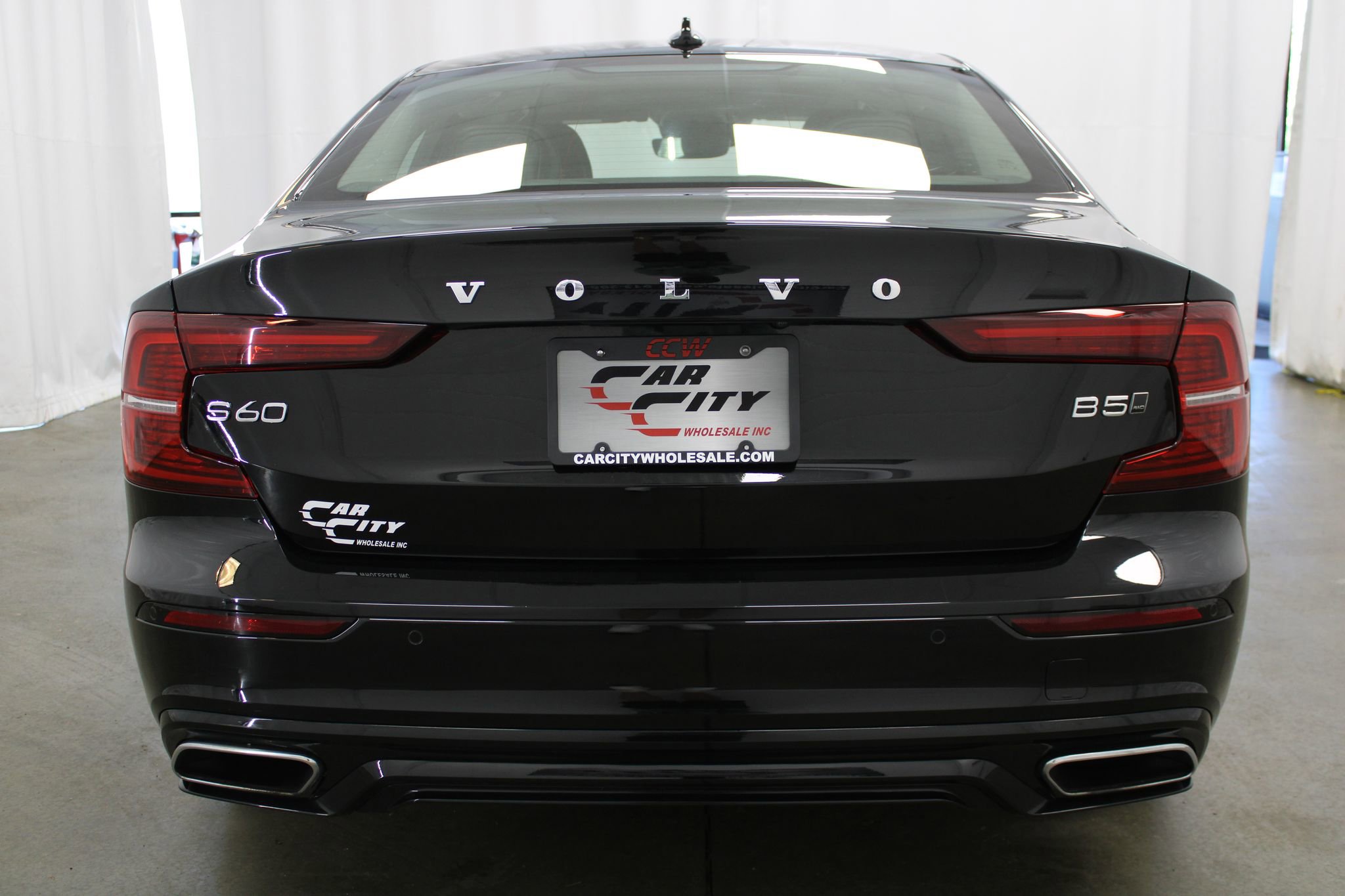Used 2022 Volvo S60 B5 Momentum AWD/4WD image 6