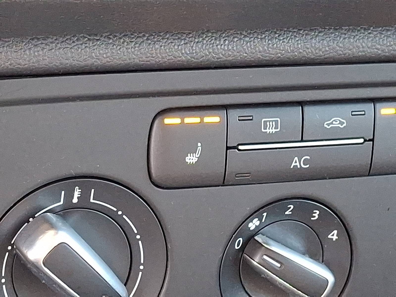 Used 2012 Volkswagen Beetle Turbo image 20