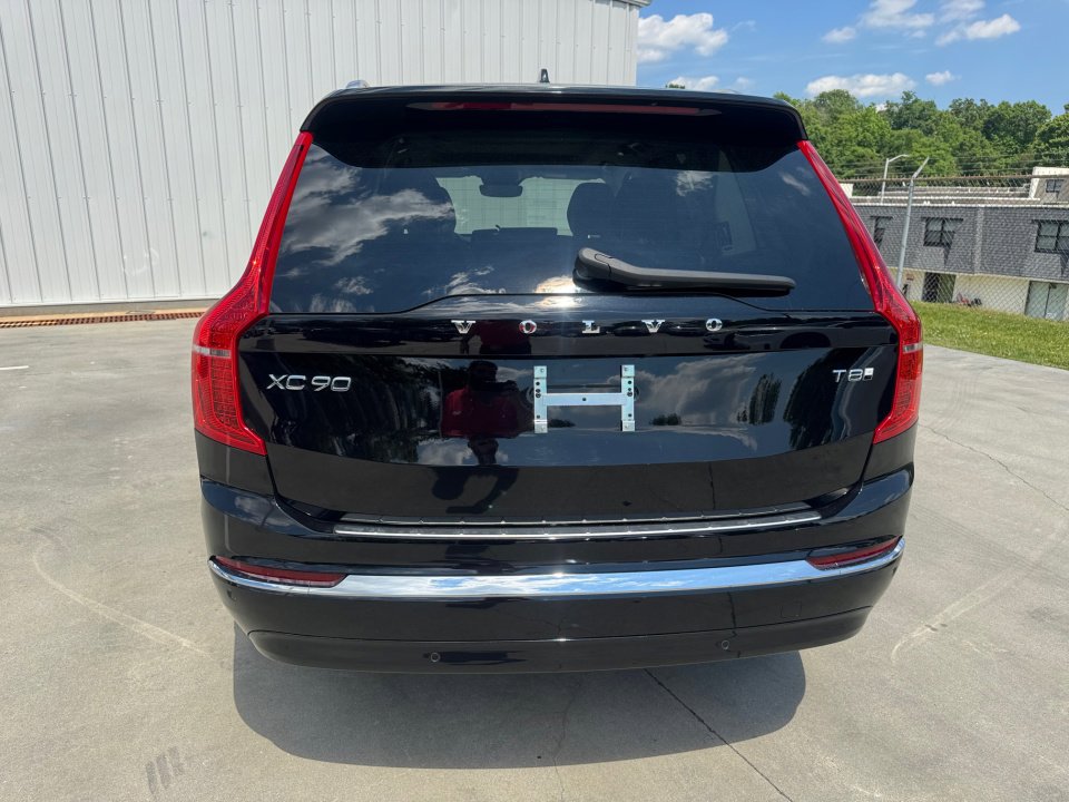 New 2025 Volvo XC90 T8 Plus w/ Protection Package Premier image 14