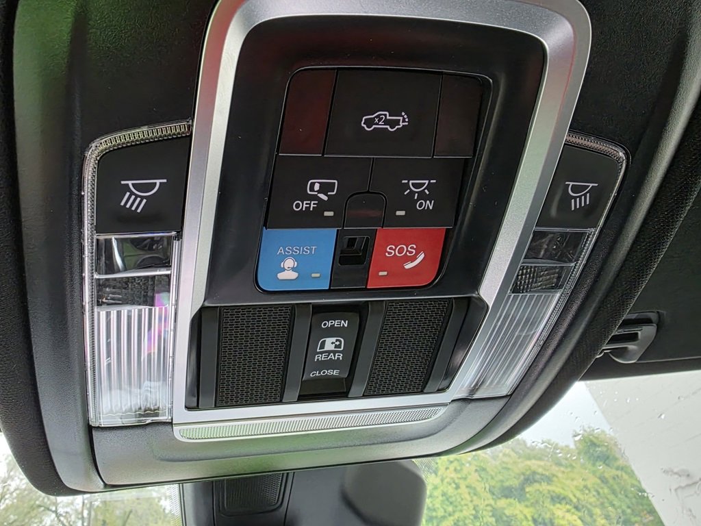 New 2026 RAM 1500 4x4 Crew Cab image 25