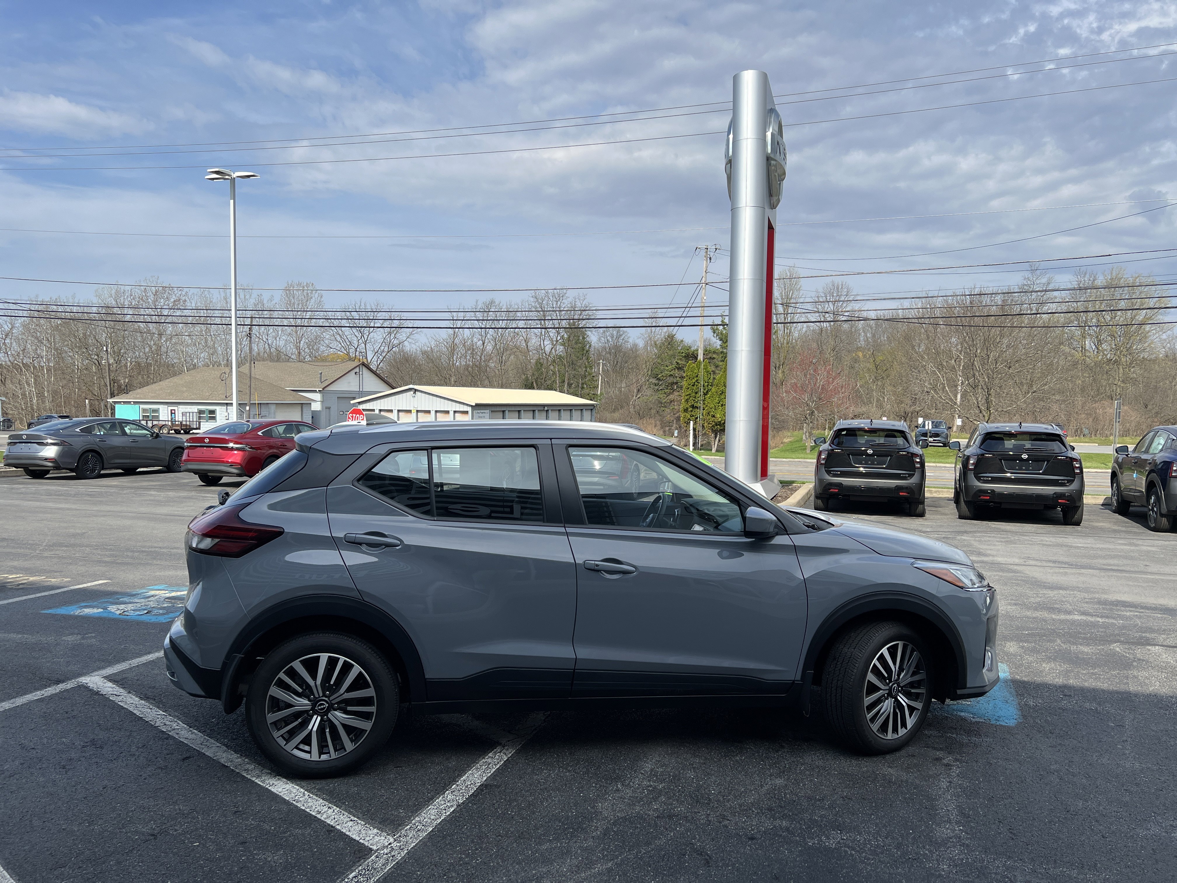 Used 2023 Nissan Kicks SV image 9