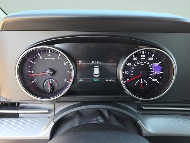 Used 2023 Kia Carnival LX FWD image 40