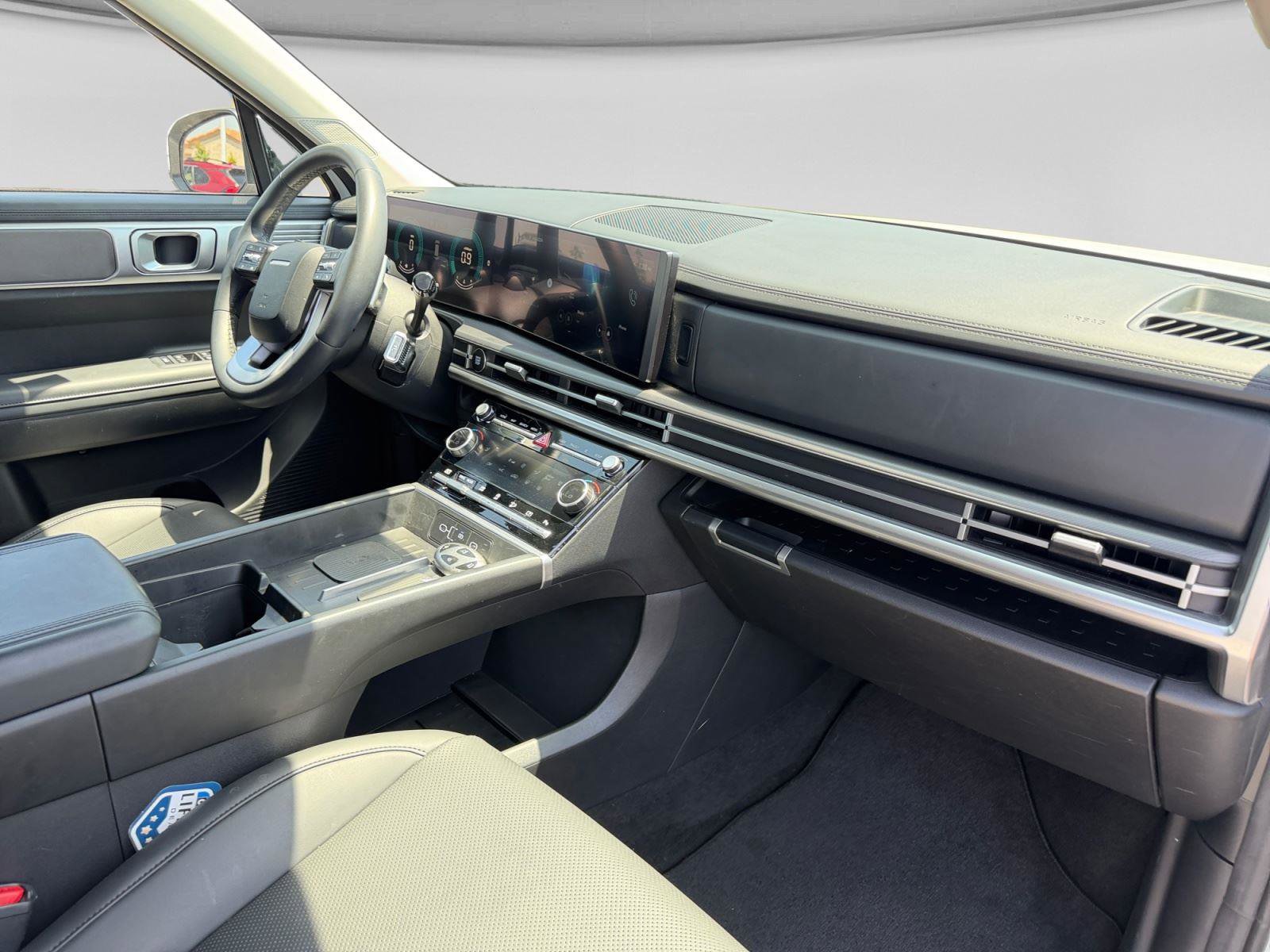 Used 2025 Hyundai Santa Fe XRT AWD/4WD image 12