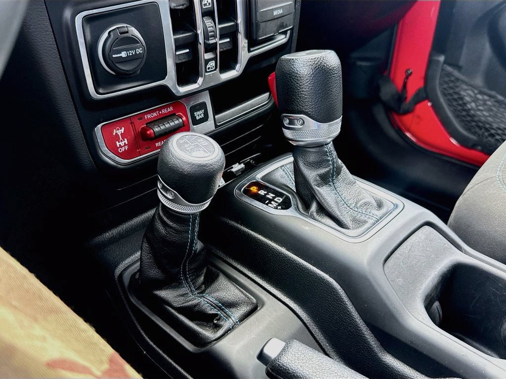 Used 2023 Jeep Wrangler Unlimited Rubicon 4xe AWD/4WD image 17