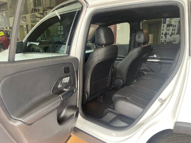 Used 2021 Mercedes-Benz GLB 250 w/ Premium Package image 23