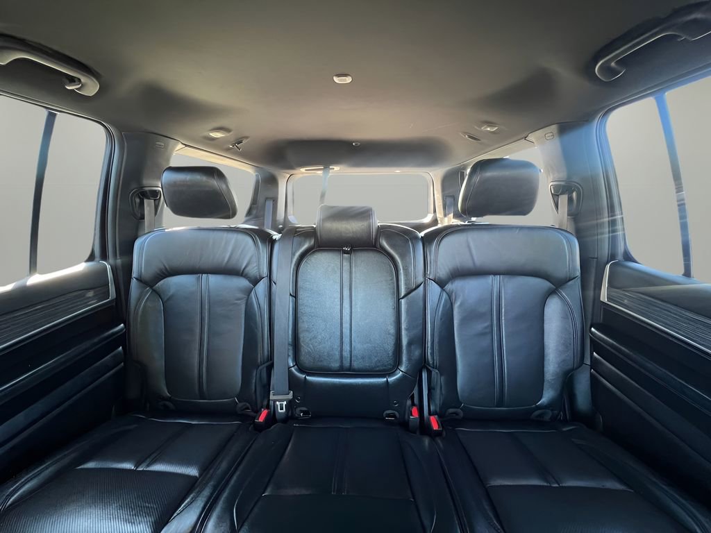 Used 2022 Jeep Wagoneer Series III AWD/4WD image 23