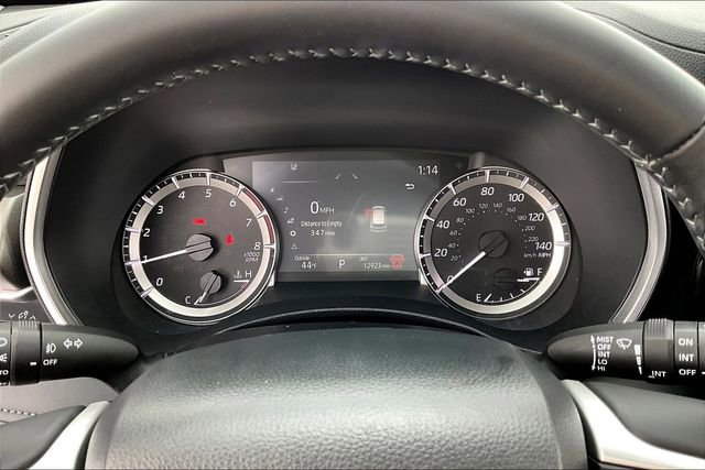Used 2024 Toyota Highlander LE image 12