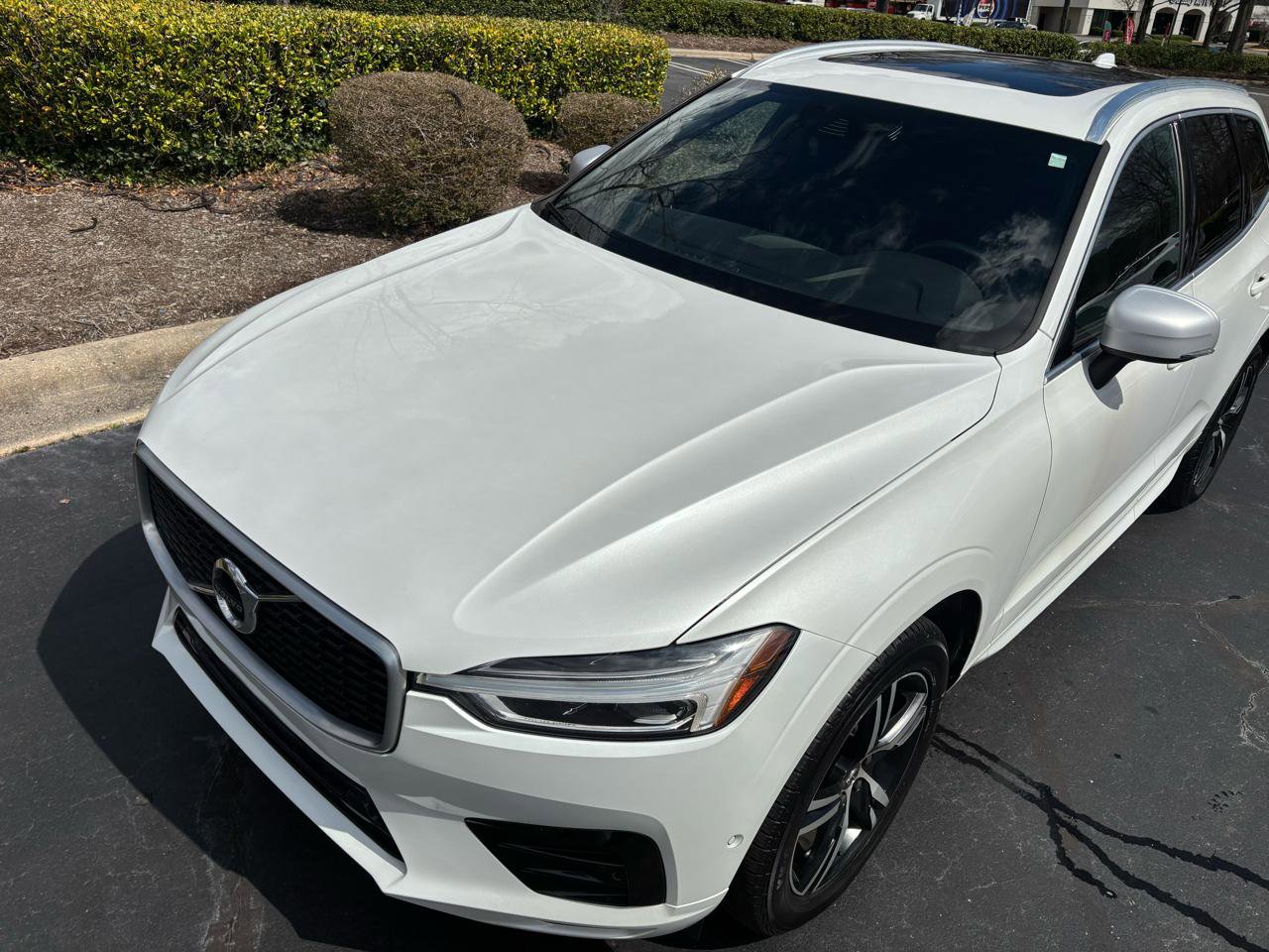 Used 2019 Volvo XC60 T5 R-Design w/ Protection Package Premier AWD/4WD image 3