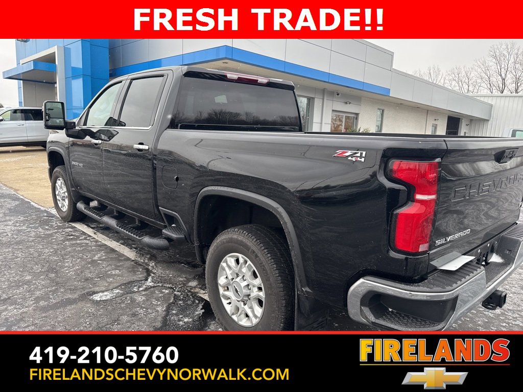 Used 2024 Chevrolet Silverado 3500 LTZ w/ Snow Plow Prep/Camper Package image 4