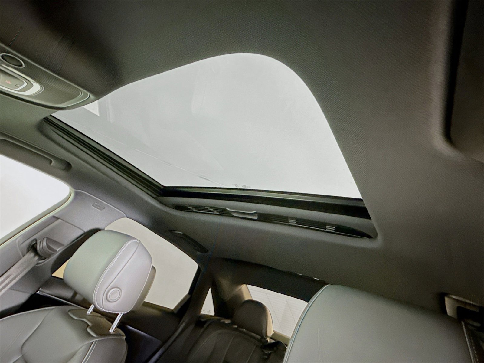 Used 2024 Audi A4 2.0T Premium w/ Convenience Package image 21