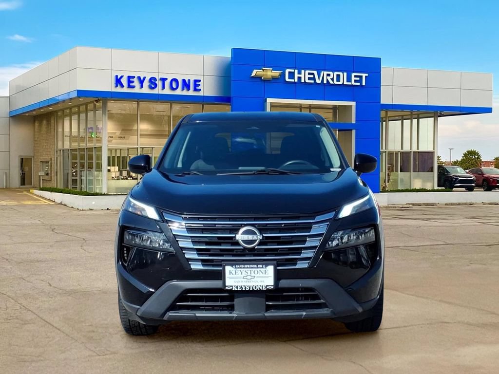 Used 2024 Nissan Rogue SV FWD image 2