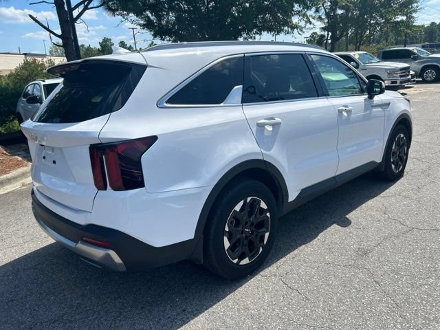 Certified 2026 Kia Sorento S w/ S Panoramic Sunroof Package FWD image 3