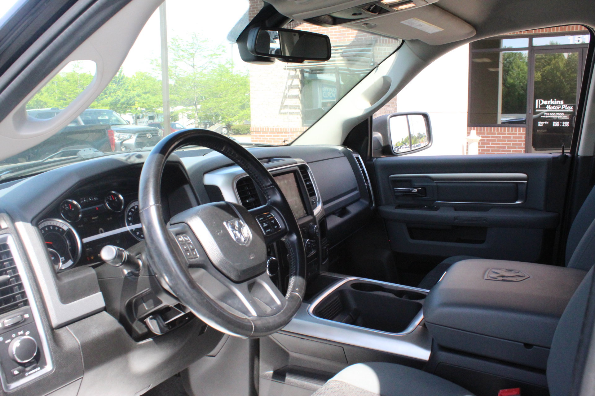 Used 2020 RAM 1500 Classic SLT w/ Luxury Group RWD image 13