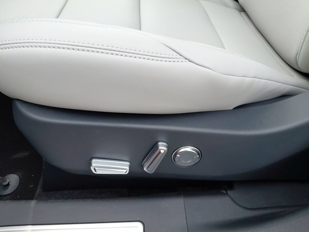 New 2026 Lincoln Nautilus Premier w/ Equipment Group 102A AWD/4WD image 12