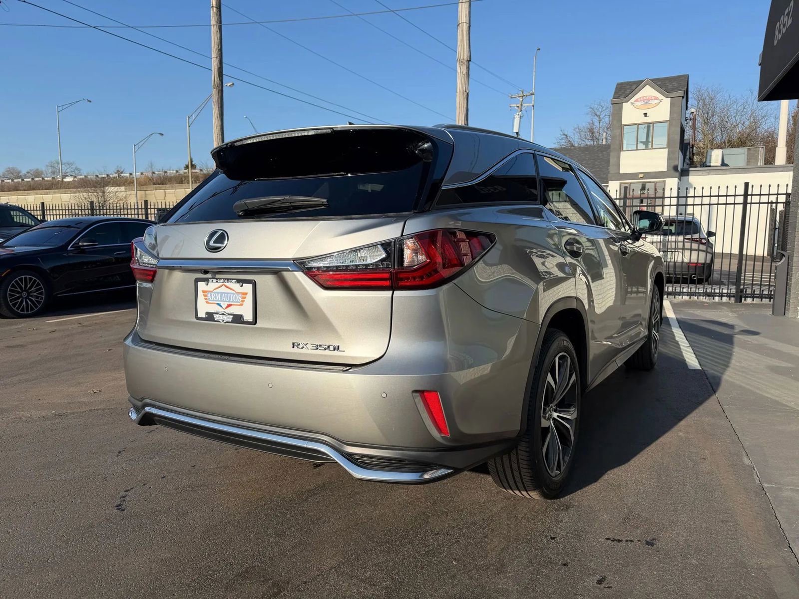 Used 2020 Lexus RX 350L Premium w/ Premium Package image 10