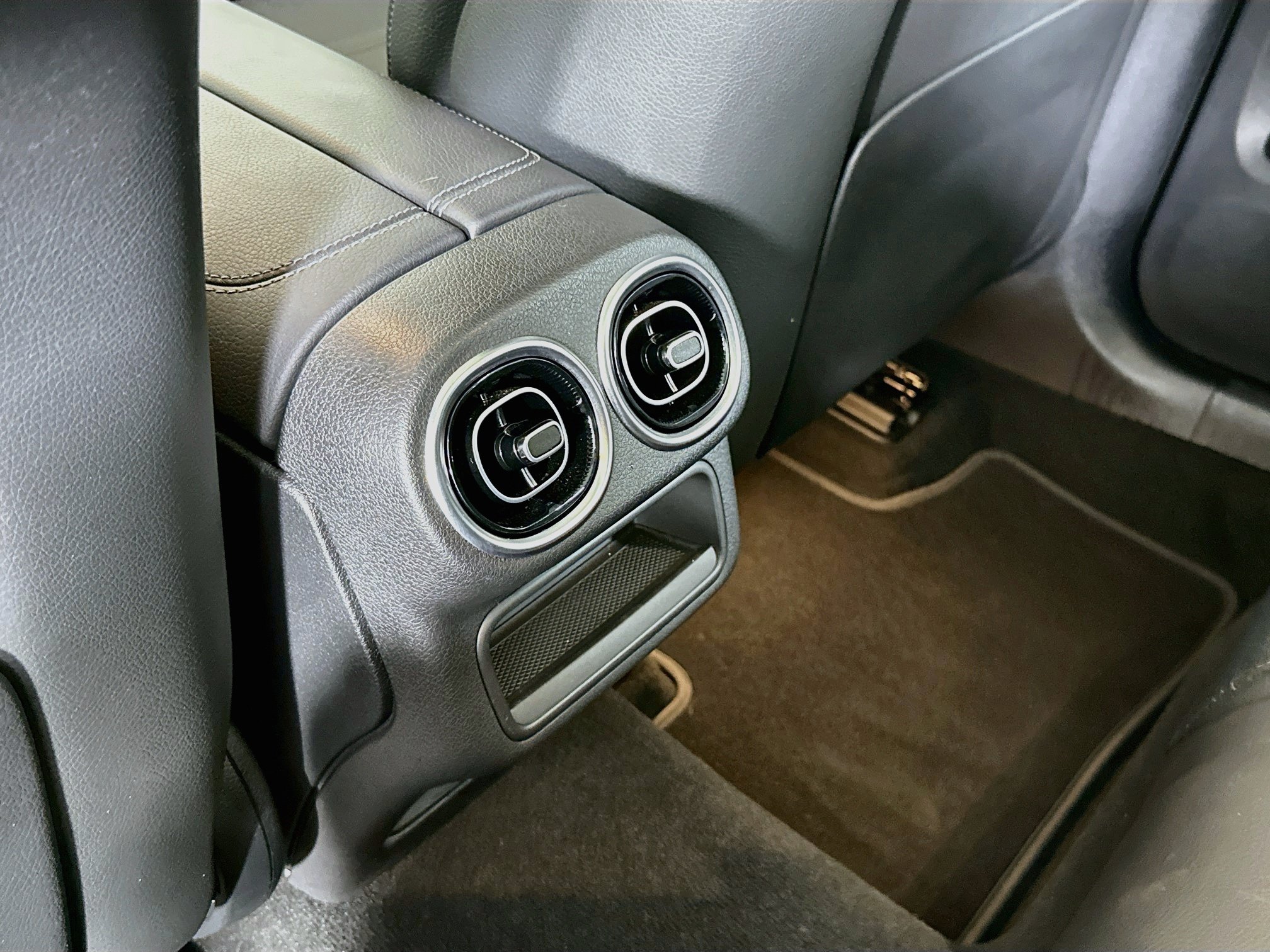 Used 2026 Mercedes-Benz GLC 300 image 28