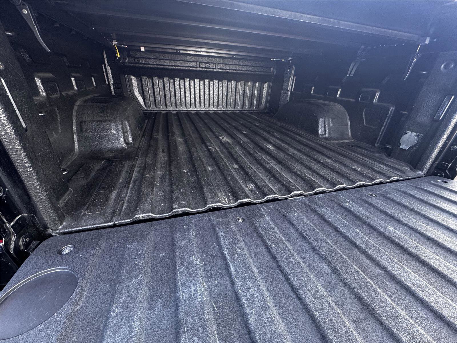 Used 2022 Chevrolet Silverado 1500 LT AWD/4WD image 7