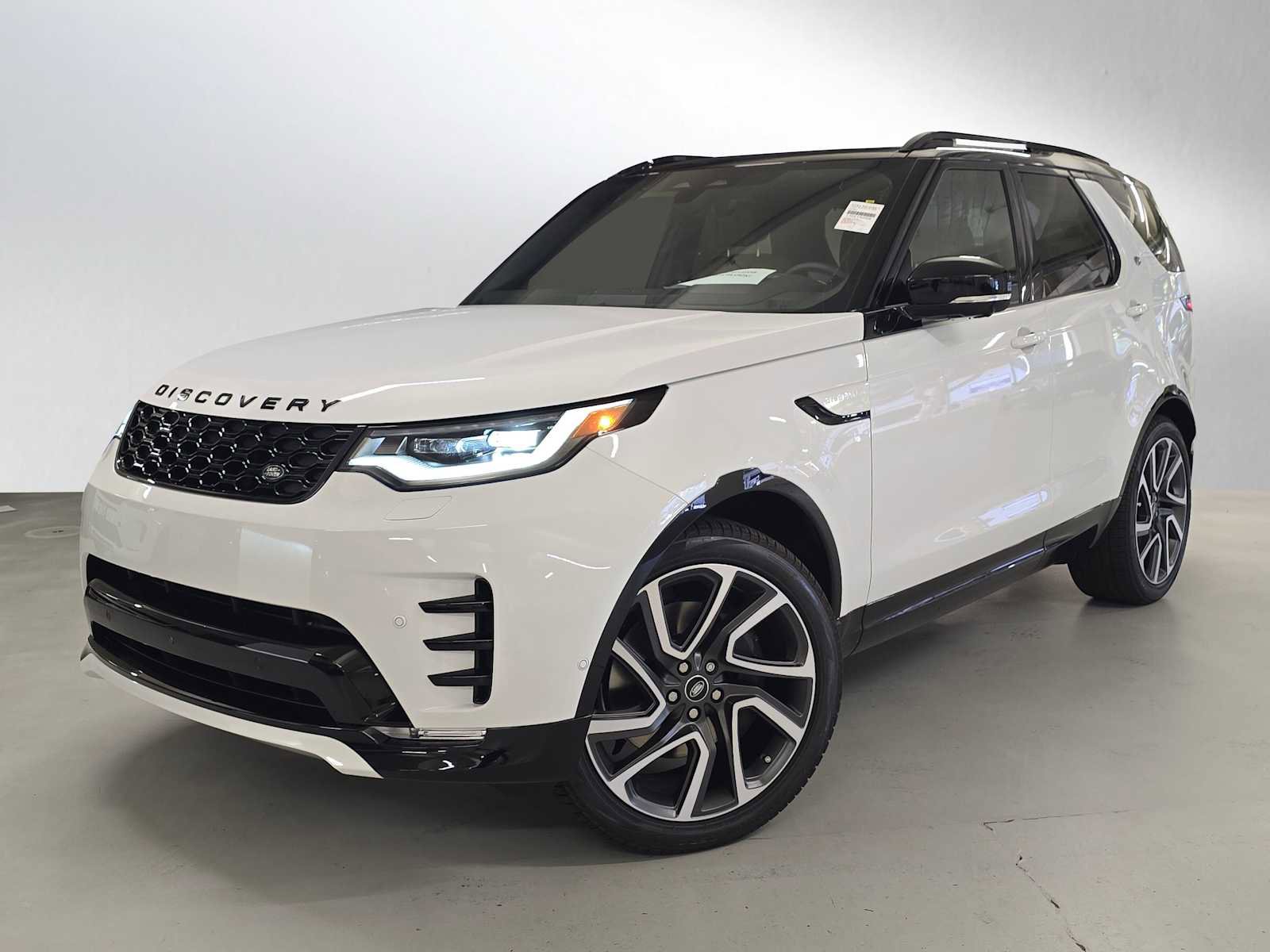 New 2025 Land Rover Discovery Dynamic SE image 1