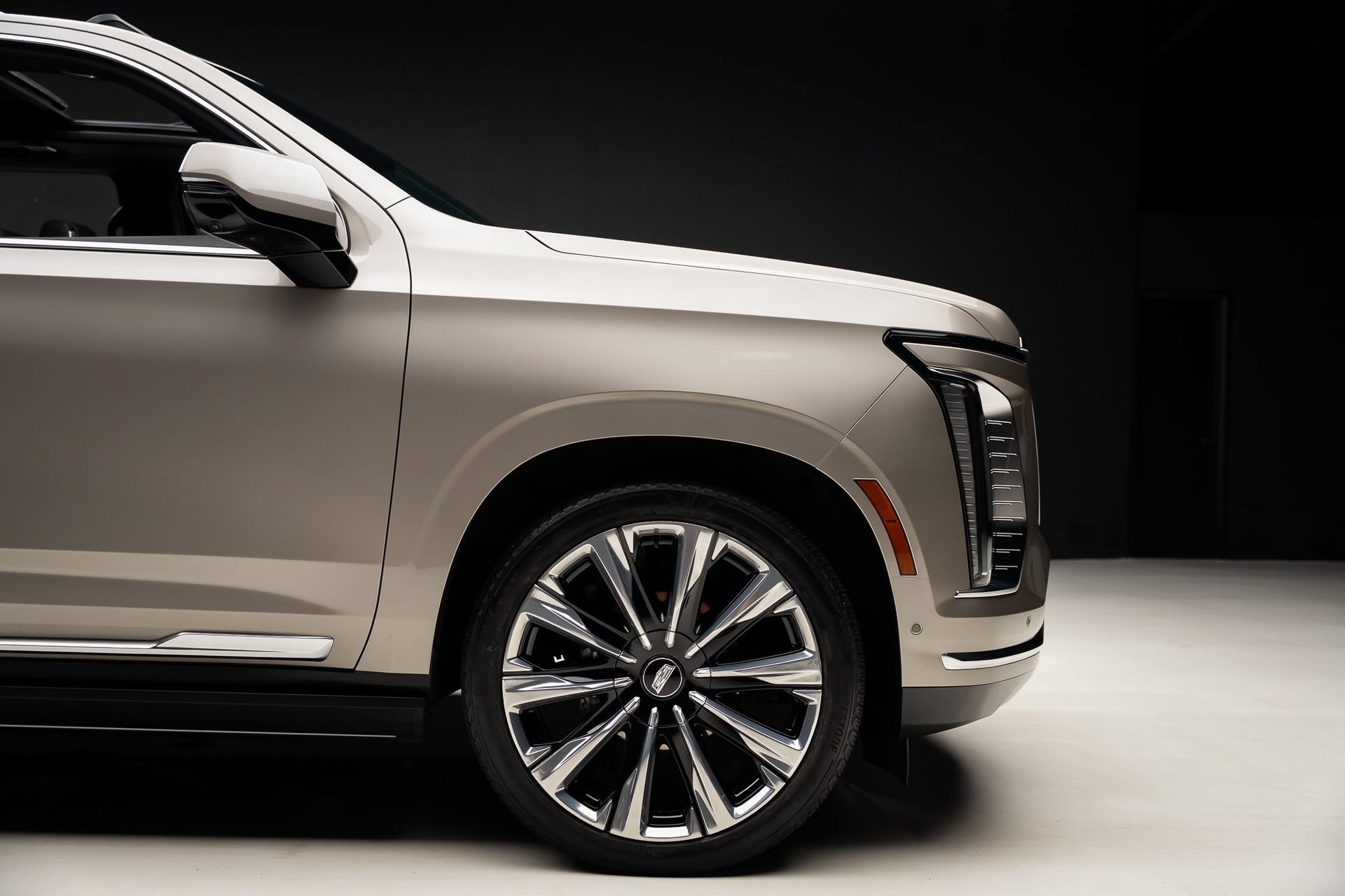 Used 2025 Cadillac Escalade ESV Premium Luxury Platinum AWD/4WD image 39