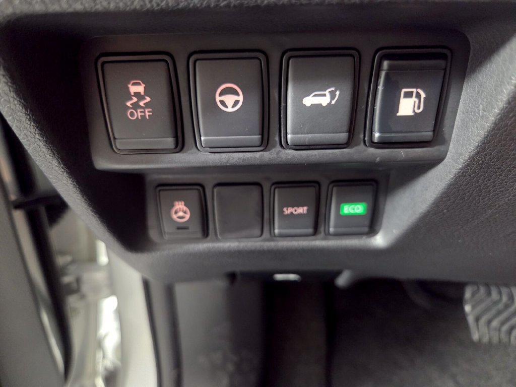 Used 2020 Nissan Rogue SL w/ Premium Package FWD image 18