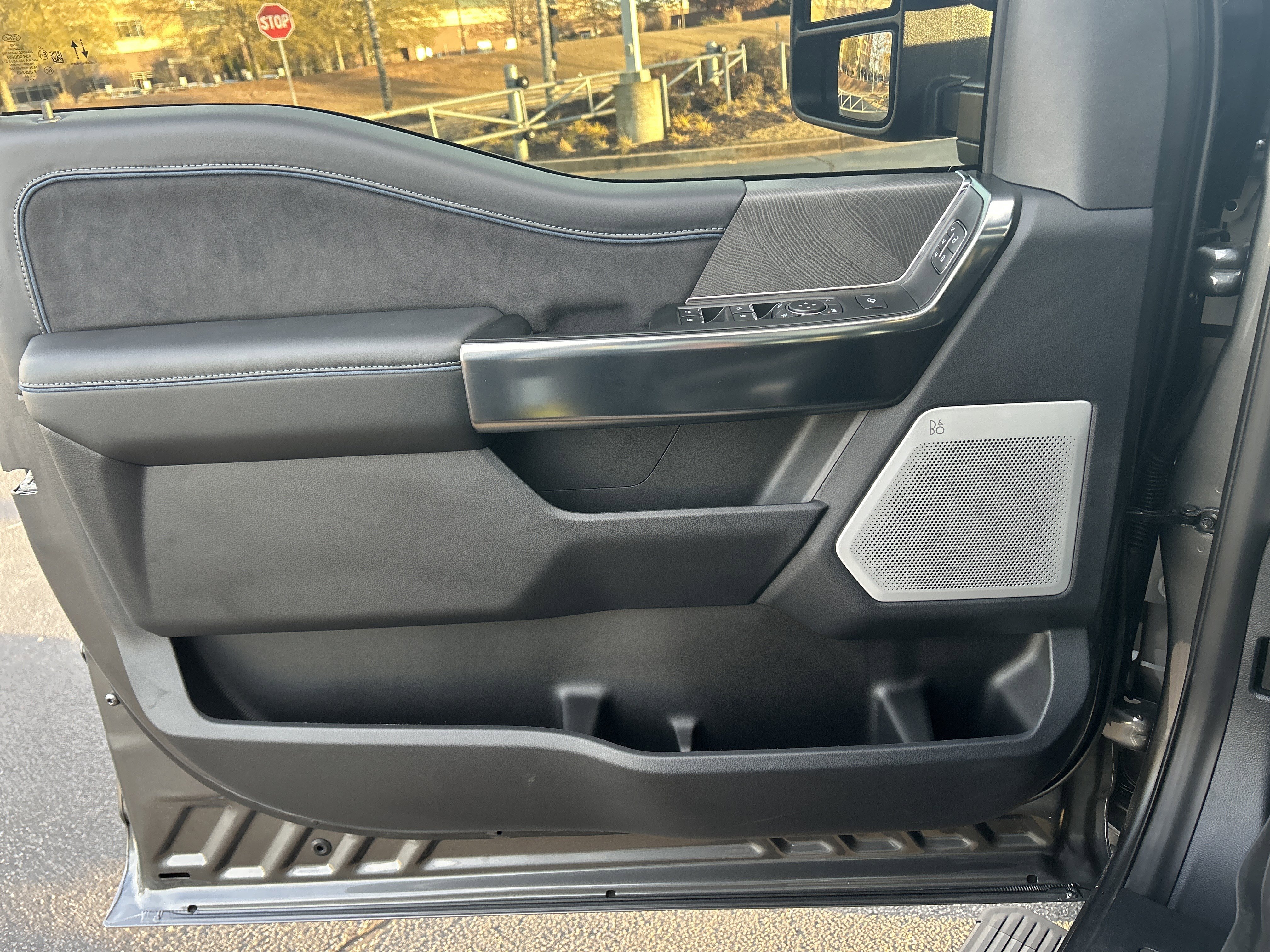 Used 2025 Ford F450 Platinum image 22