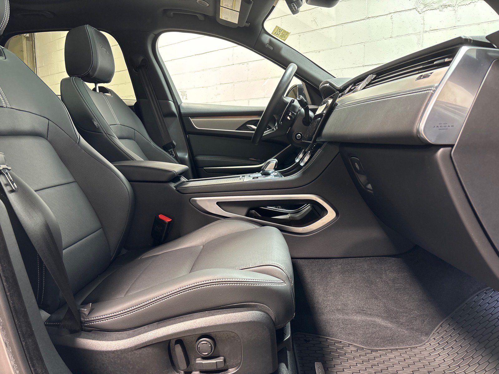New 2026 Jaguar F-PACE R-Dynamic S AWD/4WD image 33