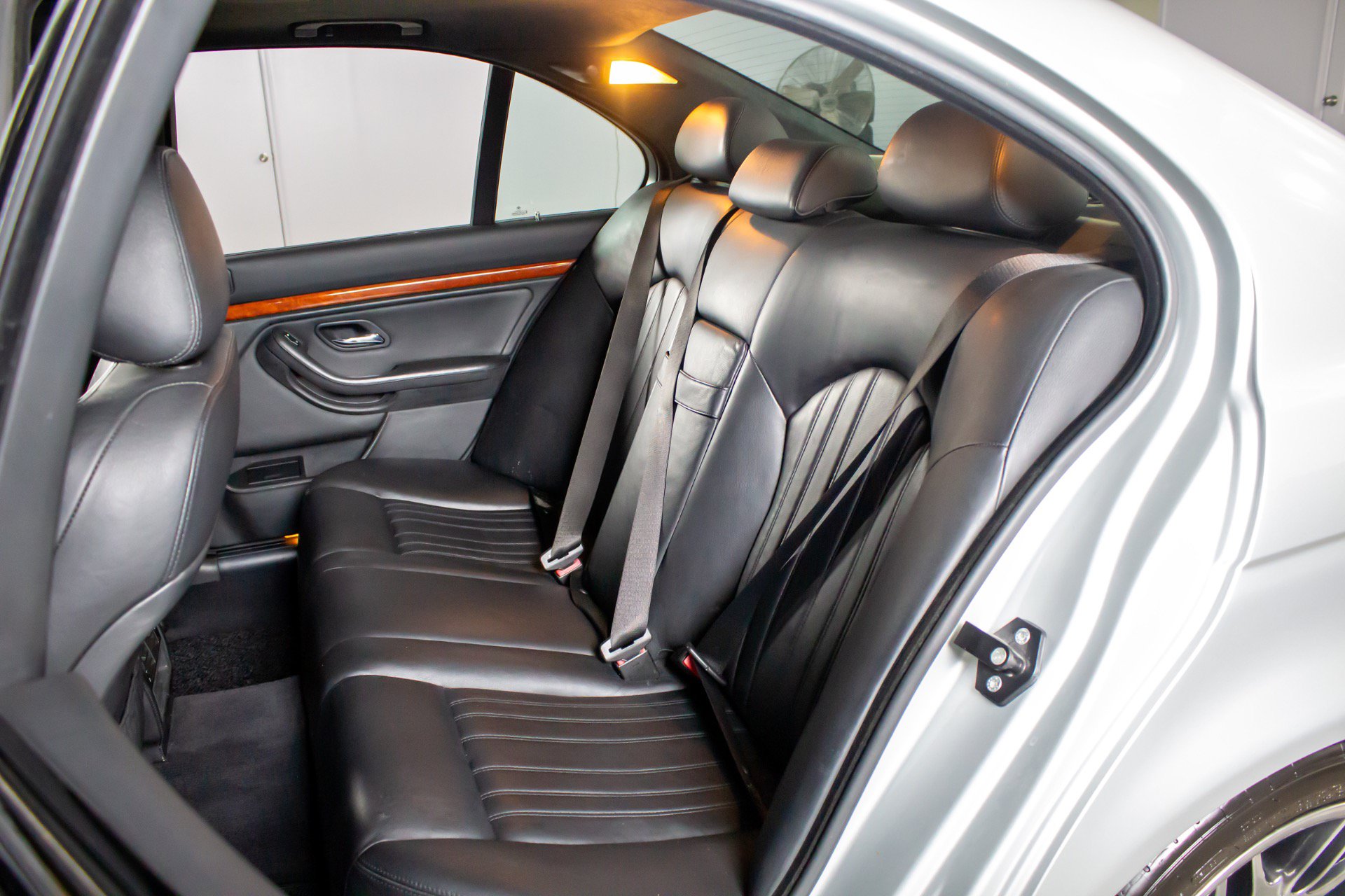 Used 2002 BMW M5 RWD image 25