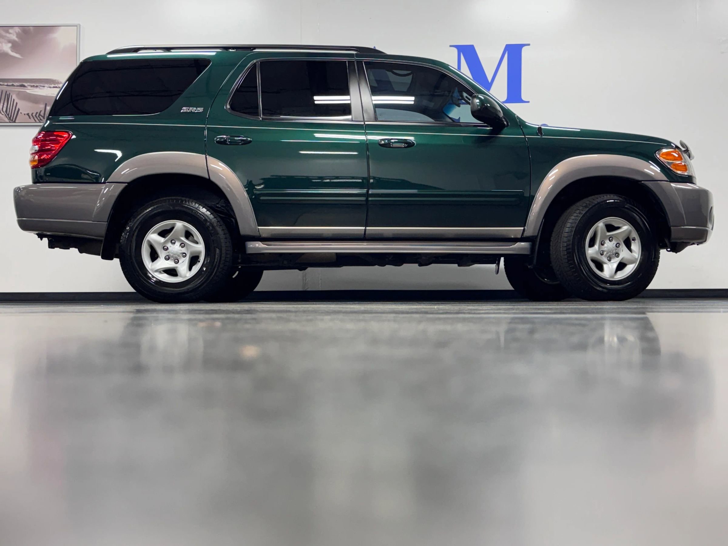 Used 2002 Toyota Sequoia SR5 AWD/4WD image 3