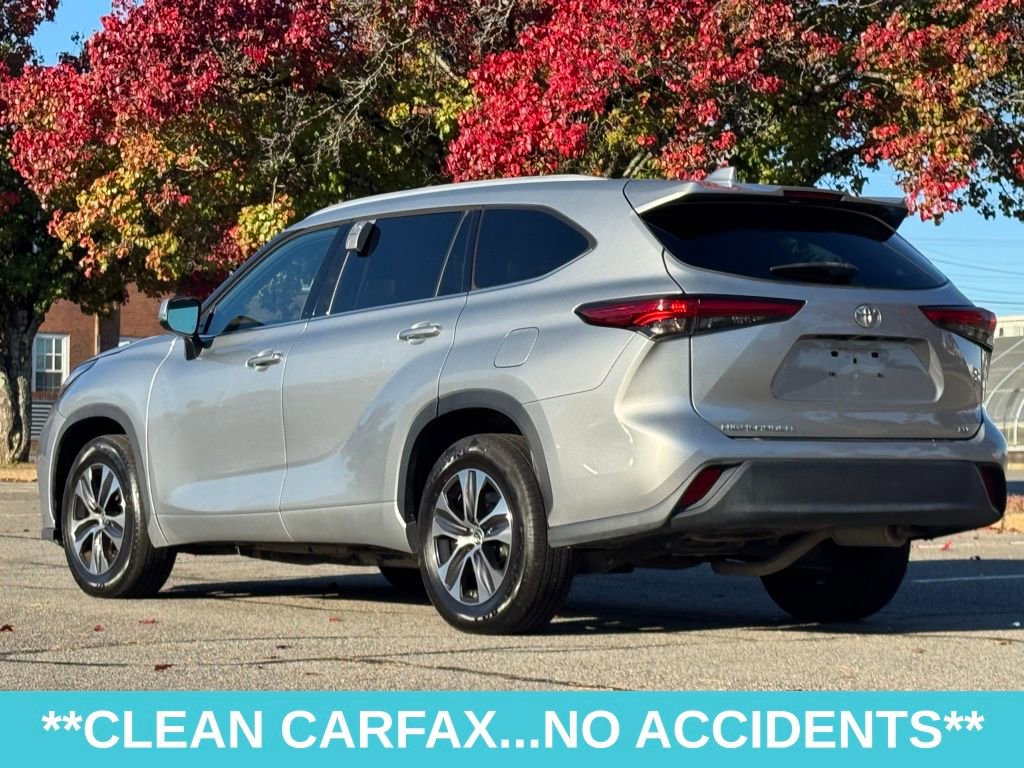 Used 2022 Toyota Highlander XLE image 6