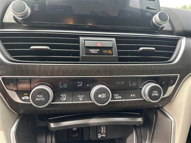 Used 2020 Honda Accord Touring image 29