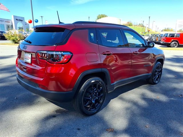 New 2026 Jeep Compass Latitude image 4