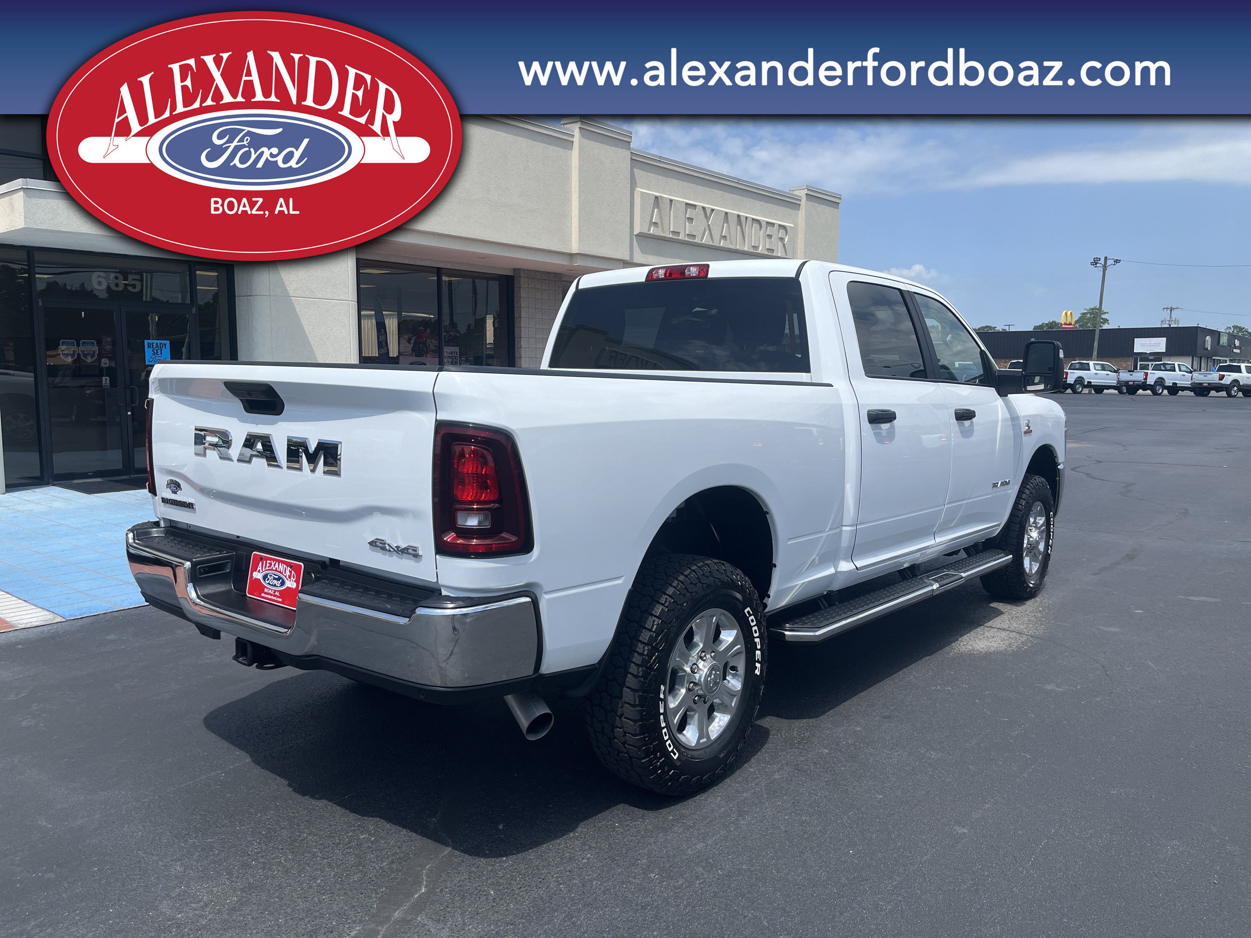 Used 2025 RAM 2500 Big Horn AWD/4WD image 4
