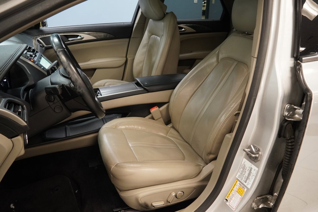 Used 2017 Lincoln MKZ Reserve w/ Climate Package image 4