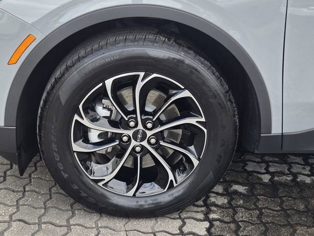 Used 2026 Lincoln Nautilus Premier AWD/4WD image 10