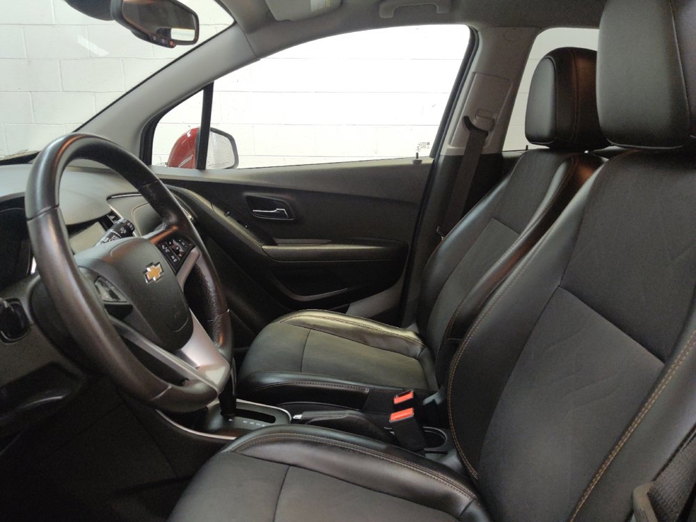 Used 2018 Chevrolet Trax LT w/ LT Convenience Package image 17