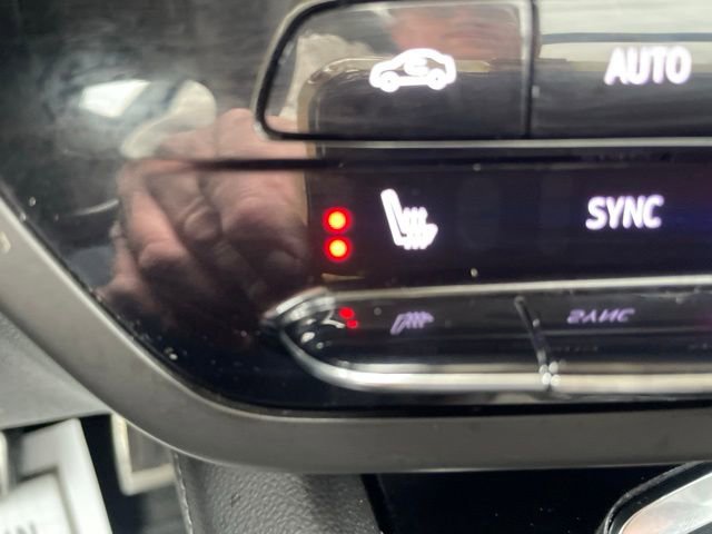 Used 2023 Buick Envision Essence w/ Sport Touring Package image 27