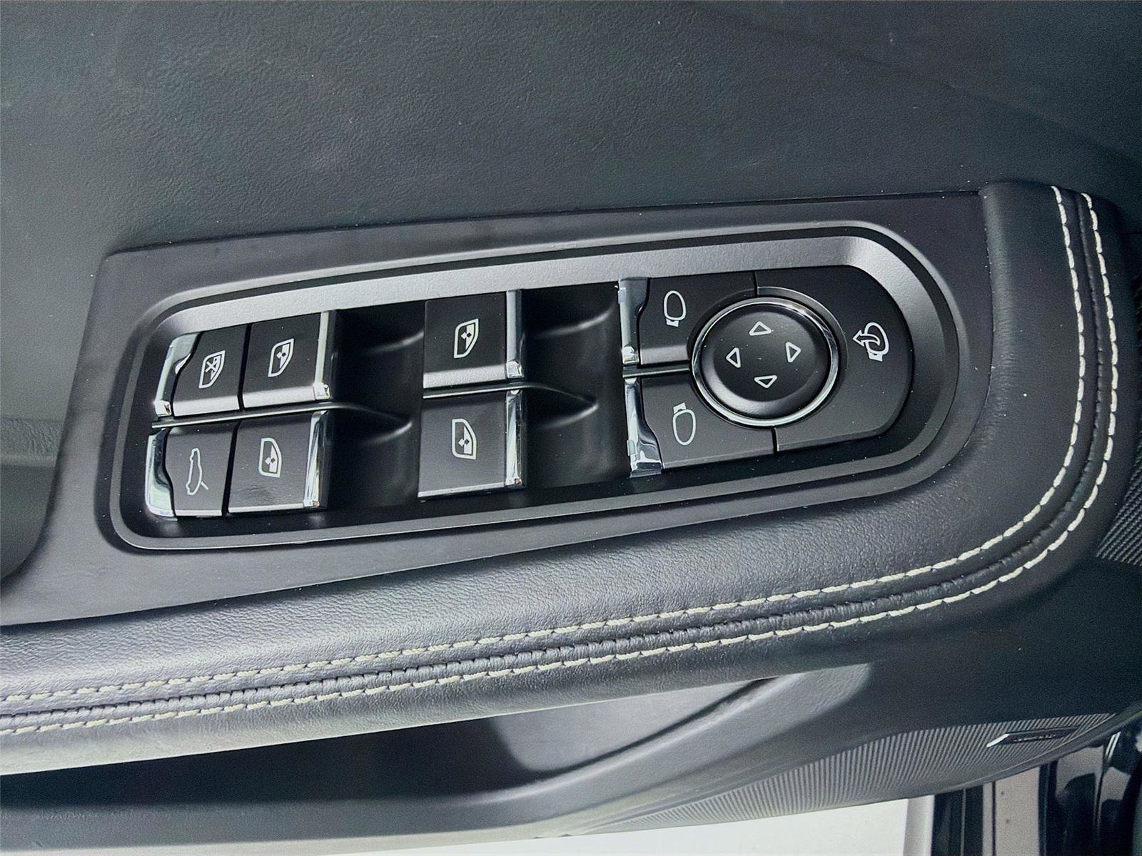 Certified 2023 Porsche Macan GTS AWD/4WD image 8