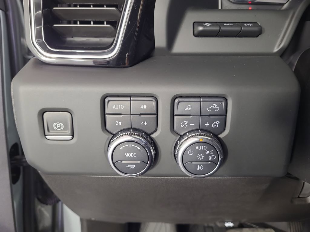 Used 2024 GMC Sierra 2500 Denali Ultimate image 16
