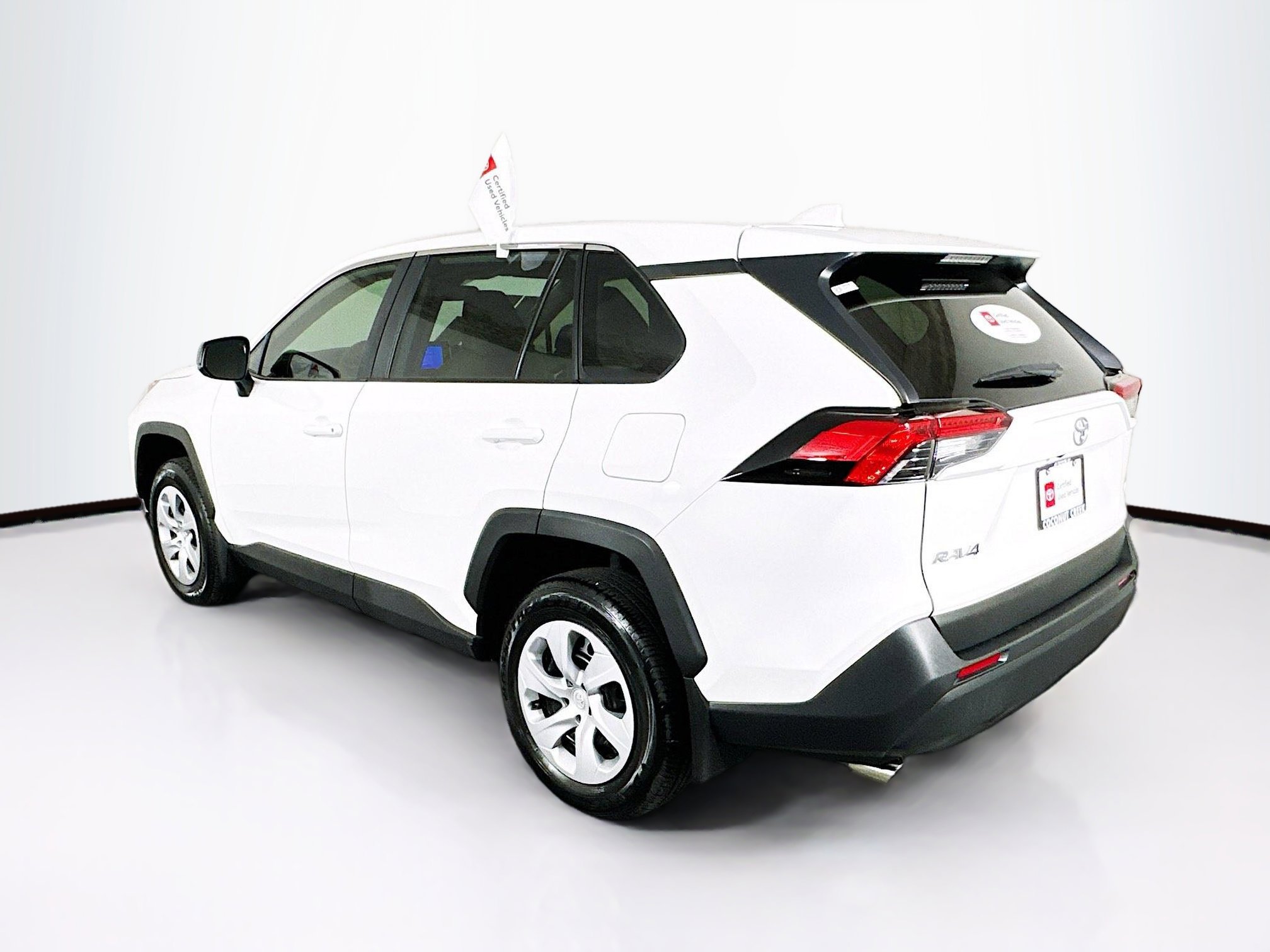 Certified 2025 Toyota RAV4 LE FWD image 5