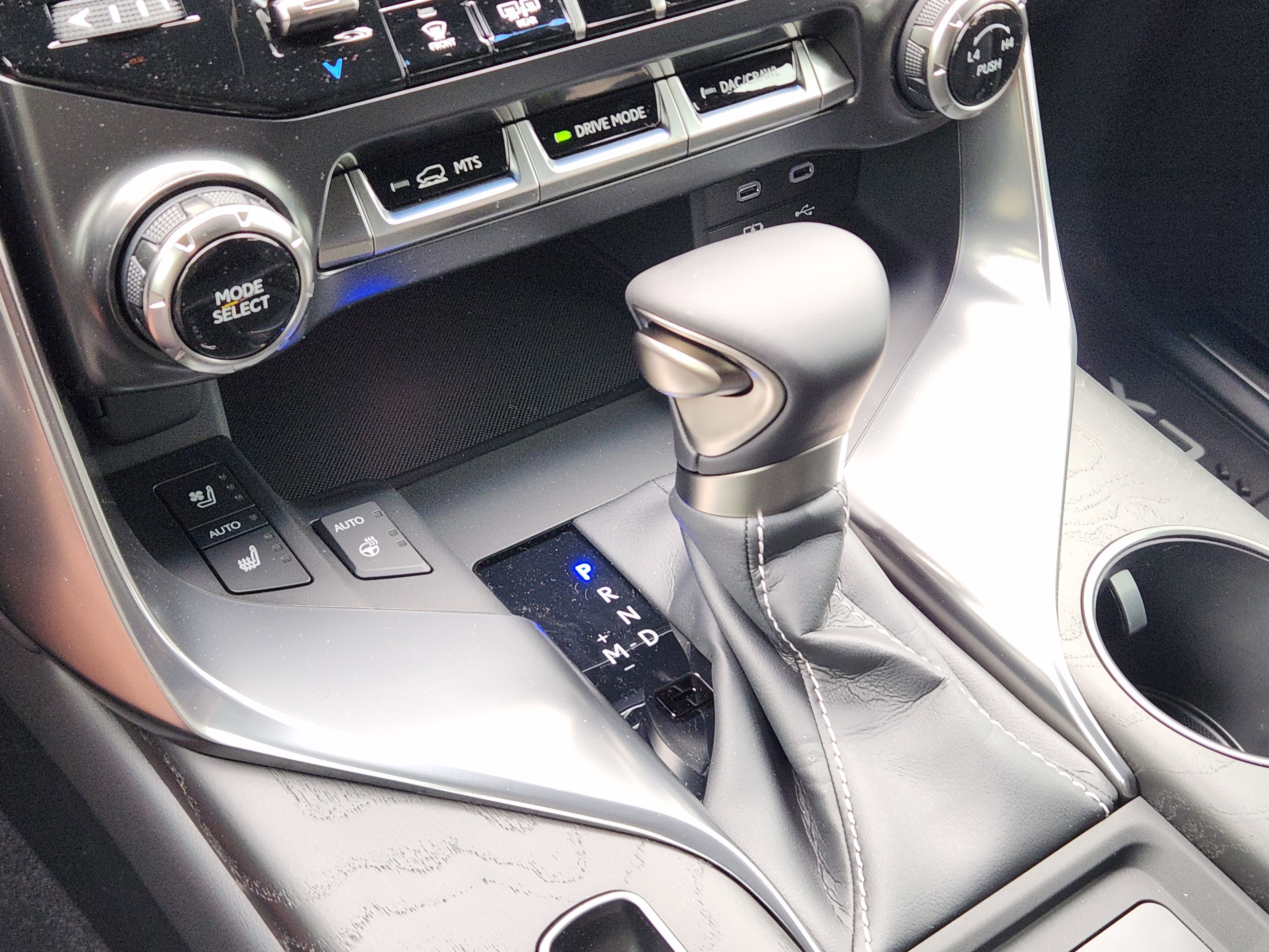 New 2026 Lexus LX 600 4WD w/ Luxury Package image 11