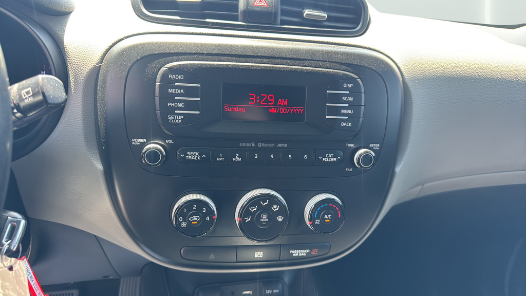 Used 2015 Kia Soul FWD image 25