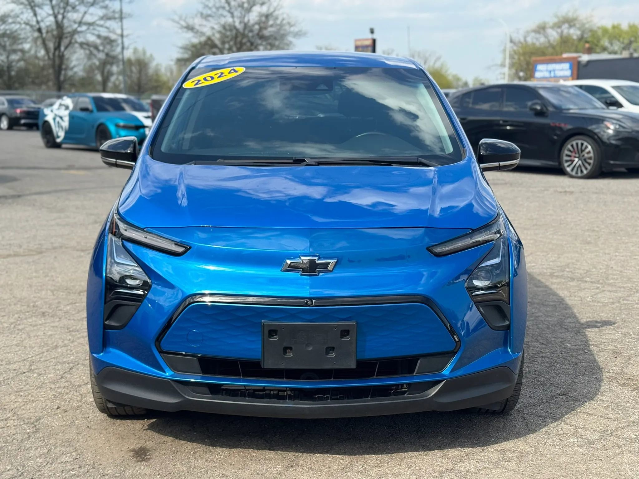 Used 2023 Chevrolet Bolt LT w/ Infotainment Package FWD image 2