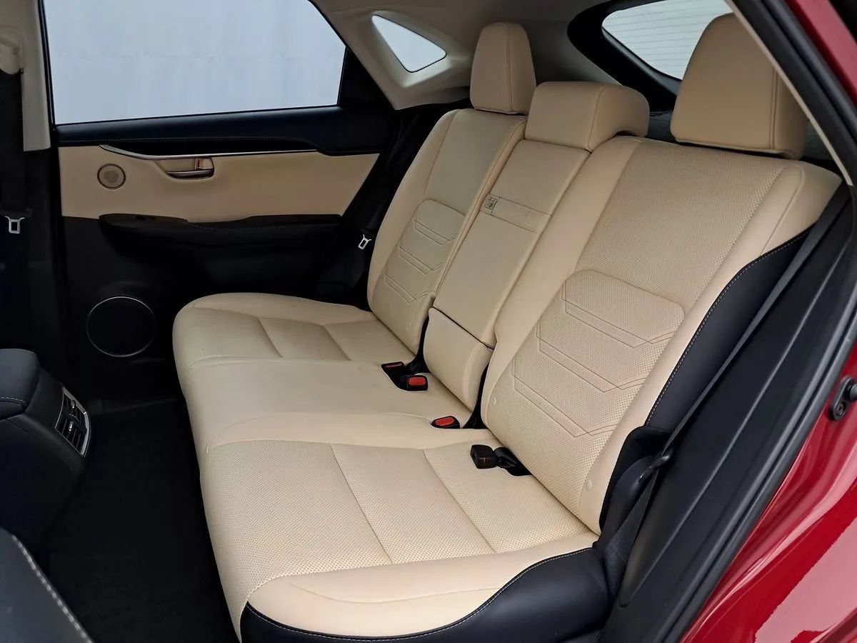 Used 2016 Lexus NX 300h AWD w/ Luxury Package image 33