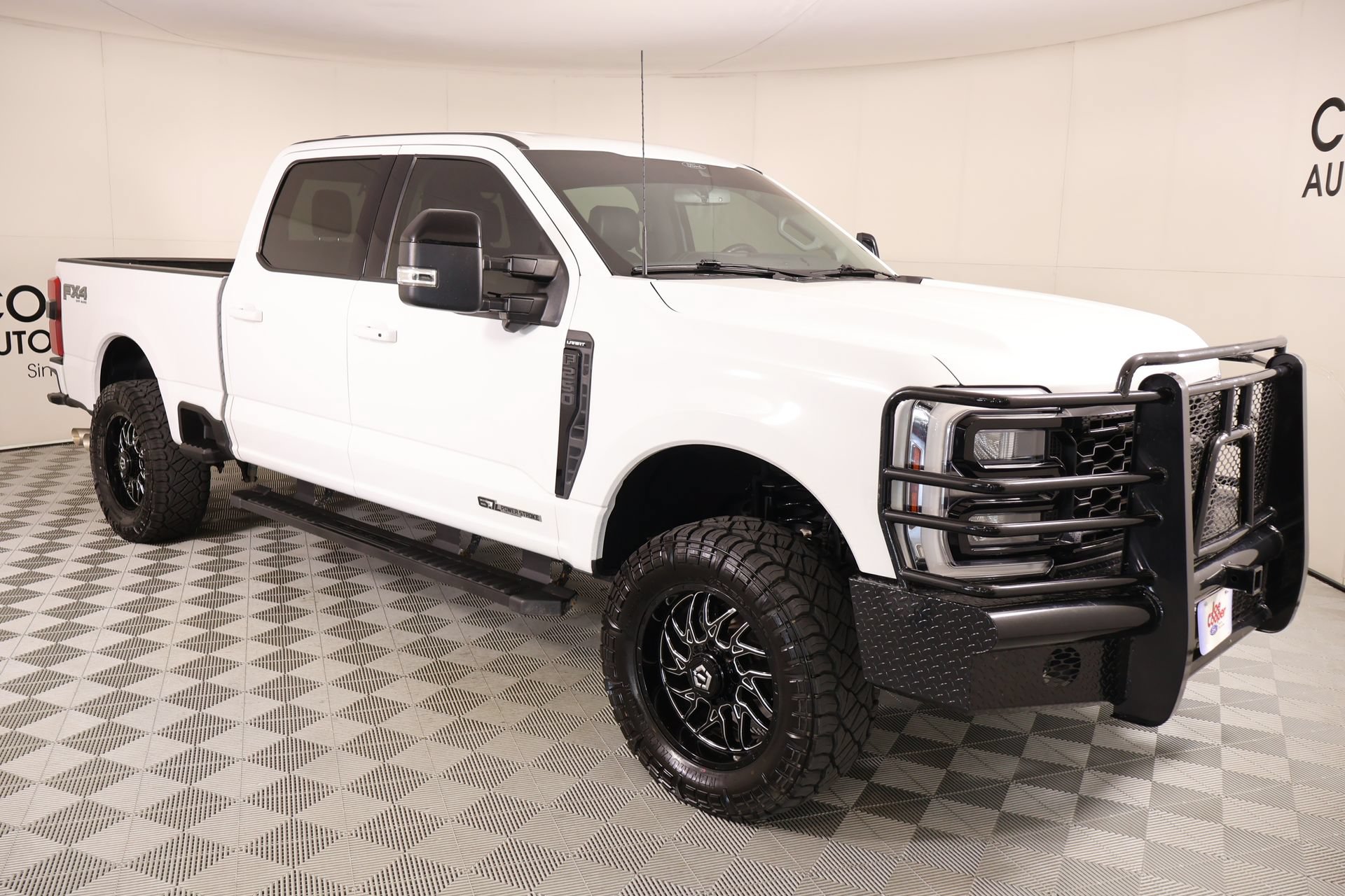 Used 2025 Ford F250 Lariat w/ Black Appearance Package AWD/4WD image 1
