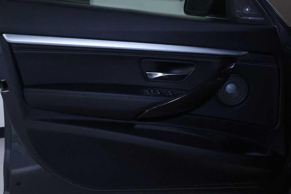 Used 2017 BMW 340i Gran Turismo xDrive image 14